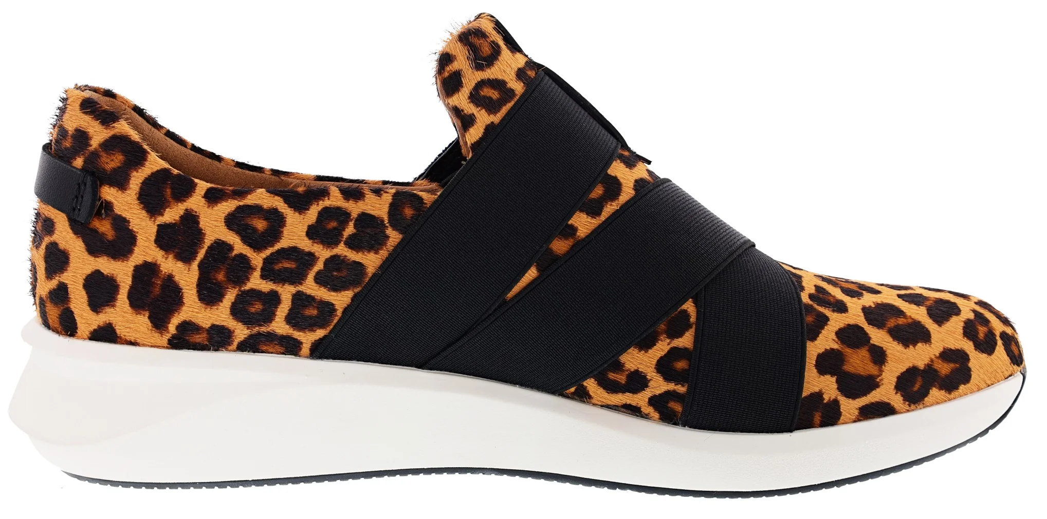 Clarks Women's Un Rio Strap Hook & Loop Slip On  Sneakers with Arch Support - Image 2